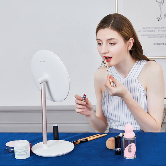 Jiujiu Mirror - LED Desktop Makeup Mirror